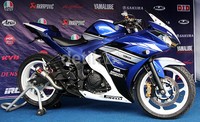 Yamaha R25 Spesial Edition diperkenalkan di ajang Sunday Race R Cup di Sentul Bogor Jawa Barat, Minggu (29/3/2015).