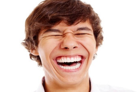 Awas! Banyak Tertawa Bikin Orang Susah Jaga Rahasia