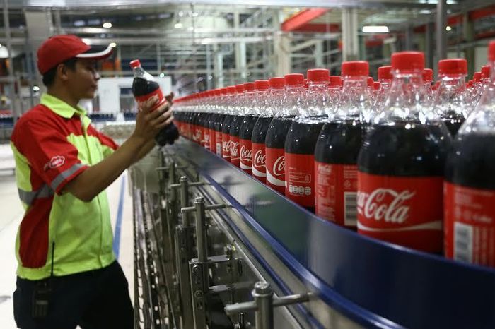 Satu Lini Pabrik  Coca Cola di Bekasi Mampu Produksi  22 000 