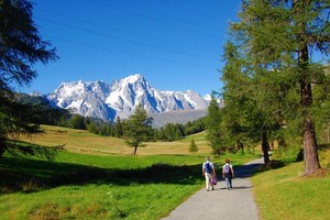 Bak di Negeri Dongeng, Begini Indahnya Kota La Thuile di Italia