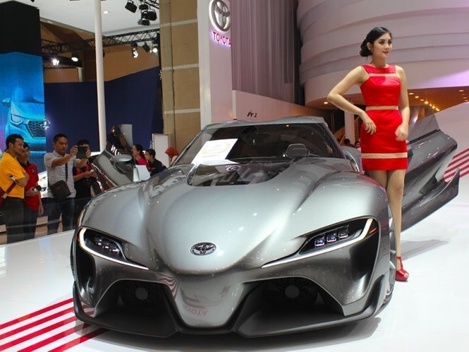 Mobil Toyota FT-1 di IIMS 2014 Mobil Toyota FT-1 di IIMS 2014