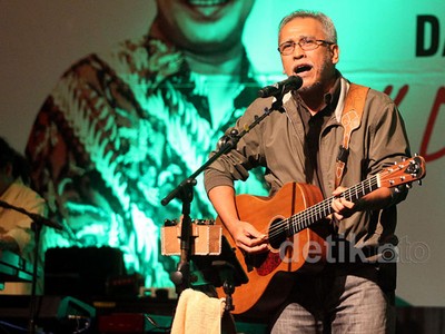 Iwan Fals Hibur Kepala Daerah se-Indonesia