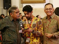 Artis-artis senior seperti Slamet Rahardjo dan Roy Marten hadir dalam acara tersebut.