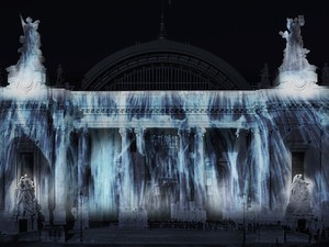 Wow! Grand Palais Berubah Jadi Air Terjun di Art Fair Paris 2015