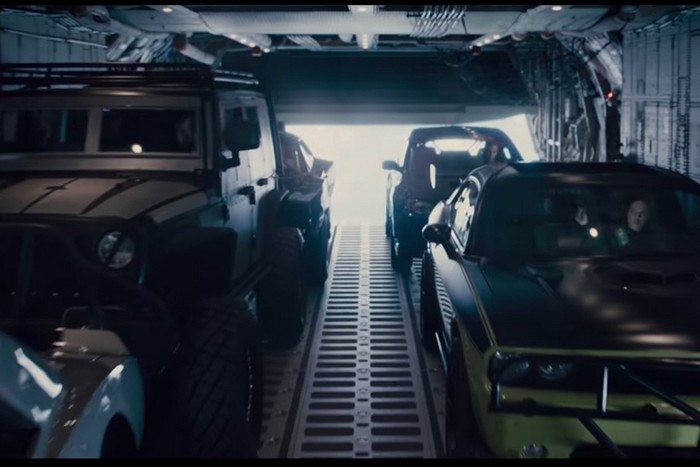 Bukan CGI! Ini Adegan Mobil Terjun dari Pesawat di Furious 7