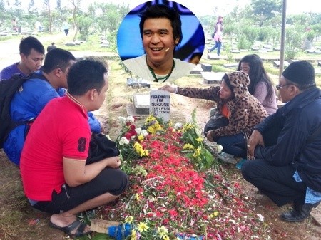 Beda Sikap Farhat dan Nia Daniati Tentang Mendiang Olga Syahputra