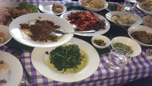 Junis Kitchen, Menyajikan Sajian Minang Hingga Sate di Hanoi, Vietnam