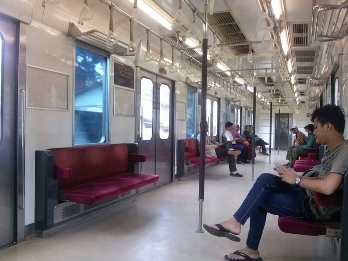Naik KRL Hanya Rp 2.000, Lebih Murah dari Ojek dan Angkot