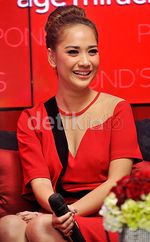 BCL Cantik Merah Menyala