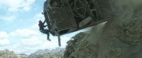 Seperti adegan dramatis ketika Brian O'Connor bertarung dengan karakter Tony Jaa di sebuah bus yang tengah meluncur bebas ke jurang. (Dok Universal Pictures)