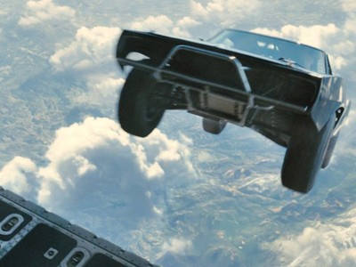 Mobil Terbang dan Adegan Menegangkan Lainnya di Furious 7