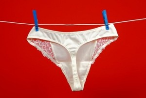 Sembarangan Pakai Celana Dalam Model Thong, Hati-hati Miss V Berisiko Lecet