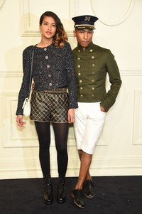 Ini gaya bellboy ala Pharell Williams. Dimitrios Kambouris/Getty Images/detikFoto.