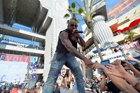 Rapper Flo Rida membuat suasana semakin meriah. Charley Gallay/Getty Images/detikFoto.