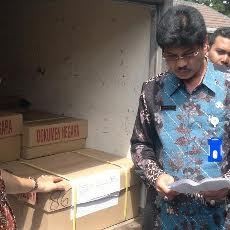 Soal UN SMA Hari ini Didistribusikan ke Pulau Bawean dan Kangean