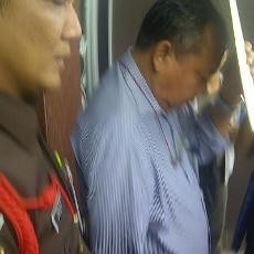 Kejati Jatim Jebloskan Tiga Tersangka ke Rutan Medaeng