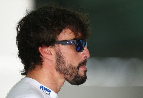 Menduga Apa yang Dipikirkan Alonso Saat Lihat Vettel Menang dengan Ferrari