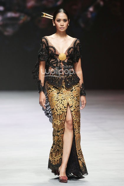 Anne Avantie Pasar Klewer Riwajatmoe Kini. Indonesia Fashion Week 2015 at Jakarta Convention Center. Senayan. Jakarta. [Foto: Mohammad Abduh/Wolipop]
