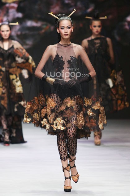 Anne Avantie Pasar Klewer Riwajatmoe Kini. Indonesia Fashion Week 2015 at Jakarta Convention Center. Senayan. Jakarta. [Foto: Mohammad Abduh/Wolipop]