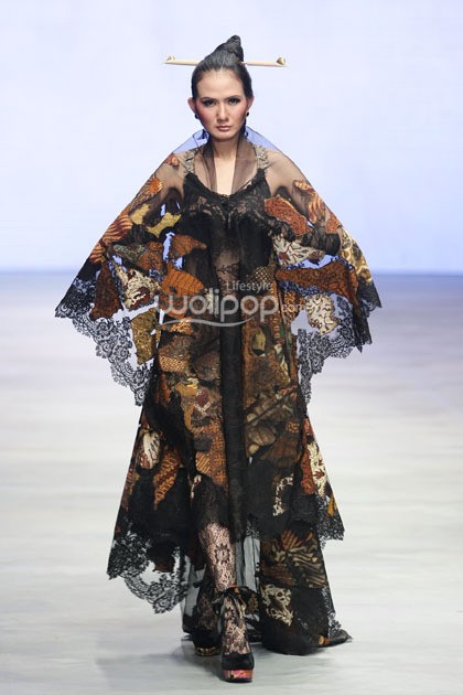 Anne Avantie Pasar Klewer Riwajatmoe Kini. Indonesia Fashion Week 2015 at Jakarta Convention Center. Senayan. Jakarta. [Foto: Mohammad Abduh/Wolipop]