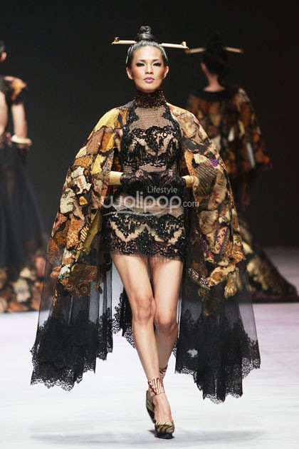 Anne Avantie Pasar Klewer Riwajatmoe Kini. Indonesia Fashion Week 2015 at Jakarta Convention Center. Senayan. Jakarta. [Foto: Mohammad Abduh/Wolipop]
