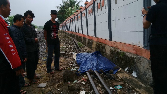Seorang Pria Tewas Tersambar KA Argo Muria di Semarang