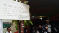 Kerabat, sahabat dan para tetangga melawat ke kediamannya almarhumah