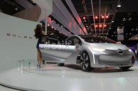     EOLAB mengusung teknologi Plug-in Hybrid Electric Vehicle (PHVE), yang menggabungkan mesin listrik dengan mesin bensin.     