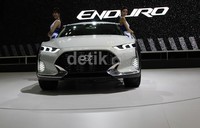 Desainnya memang mengingatkan pada mobil sekelasnya, antara lain Nissan Juke yang sama-sama mengusung kesan mungil tapi kokoh.