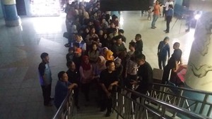 Pengunjung Planetarium Rela Antre untuk Lihat Gerhana Bulan Via Teleskop