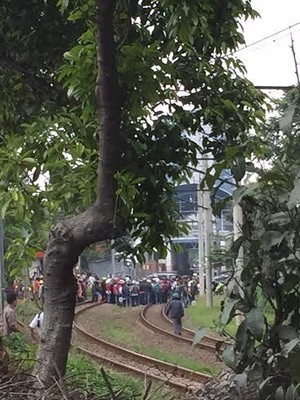 PT KAI: Saat Pemotor Menyerobot di Palmerah, Ada 2 KRL Melintas