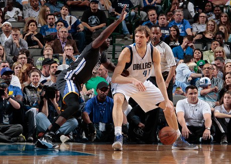 Warriors Petik 12 Kemenangan Beruntun, Hawks Tekuk Nets