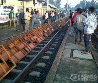 Pemblokiran Rel di Tenjo Masih Berlangsung, Perjalanan KRL Terganggu
