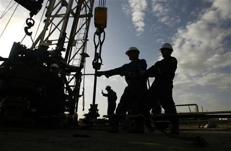 Harga Minyak Anjlok, Perusahaan Migas RI Tak Buka Lowongan Kerja?