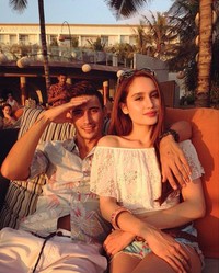 Cinta Laura memang tidak ingin mengekspos kehidupan asmaranya. Namun, ia beberapa kali memamerkan kemesraannya dengan Vincent Verhaag di media sosial. (Instagram/Cinta Laura)
