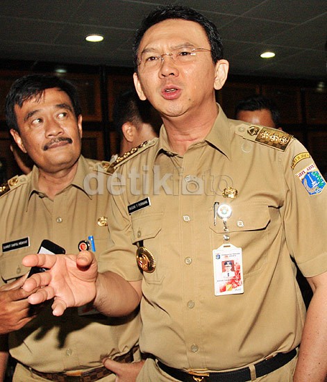 Ini Reaksi Ahok Saat Video Omongannya Ditayangkan Tim Angket di Paripurna Ini Reaksi Ahok Saat Video Omongannya Ditayangkan Tim Angket di Paripurna