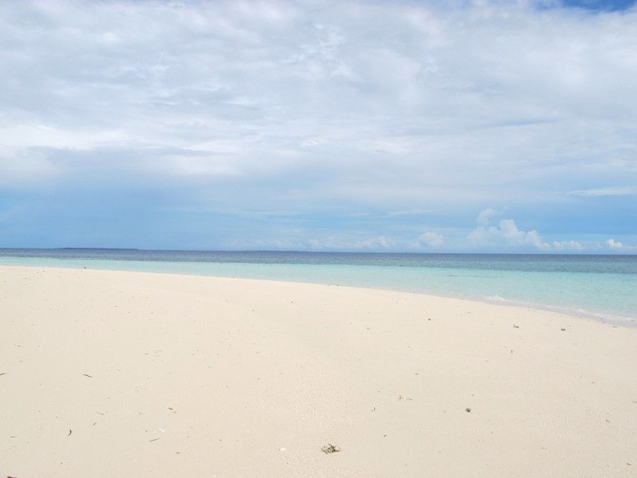 Ada Pantai Berwarna Merah di Takabonerate