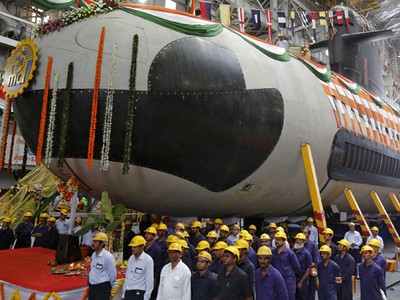 India Luncurkan Kapal Selam Pertama