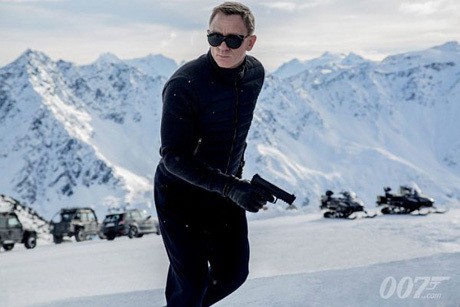 Cedera Saat Syuting Spectre, Daniel Craig Jalani Operasi