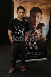 Donny Alamsyah menjadi Tigor, sahabat Sahat.