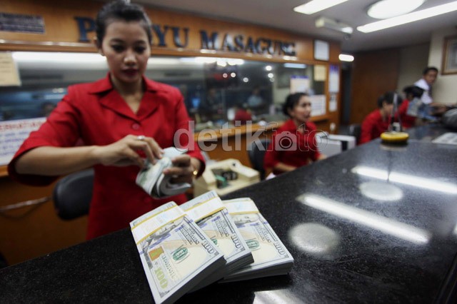 Dolar AS Lengser dari Rp 13.000, Jokowi: Ekonomi RI ke Depan Lebih Baik