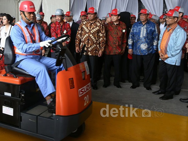 Isuzu Resmikan Pabrik Baru di Karawang
