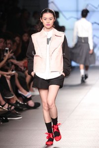 Rinda Salmun. Plaza Indonesia Fashion Week 2015 at Plaza Indonesia Lt.2. Jakarta. [Foto: Mohammad Abduh/Wolipop]