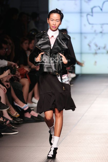 Rinda Salmun. Plaza Indonesia Fashion Week 2015 at Plaza Indonesia Lt.2. Jakarta. [Foto: Mohammad Abduh/Wolipop]