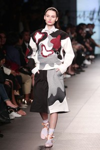 Rinda Salmun. Plaza Indonesia Fashion Week 2015 at Plaza Indonesia Lt.2. Jakarta. [Foto: Mohammad Abduh/Wolipop]