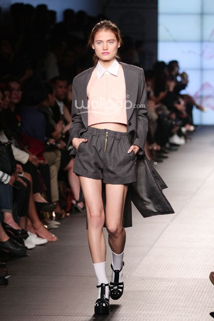 Rinda Salmun. Plaza Indonesia Fashion Week 2015 at Plaza Indonesia Lt.2. Jakarta. [Foto: Mohammad Abduh/Wolipop]