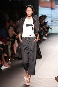 Rinda Salmun. Plaza Indonesia Fashion Week 2015 at Plaza Indonesia Lt.2. Jakarta. [Foto: Mohammad Abduh/Wolipop]