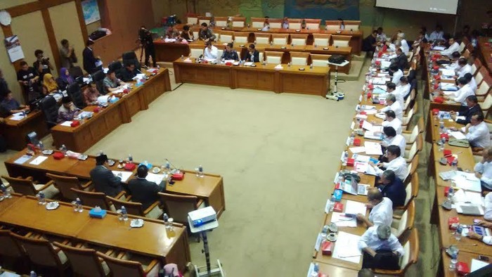 Anggota DPR dari PD vs PPP Berantem Saat Rapat dengan Menteri ESDM