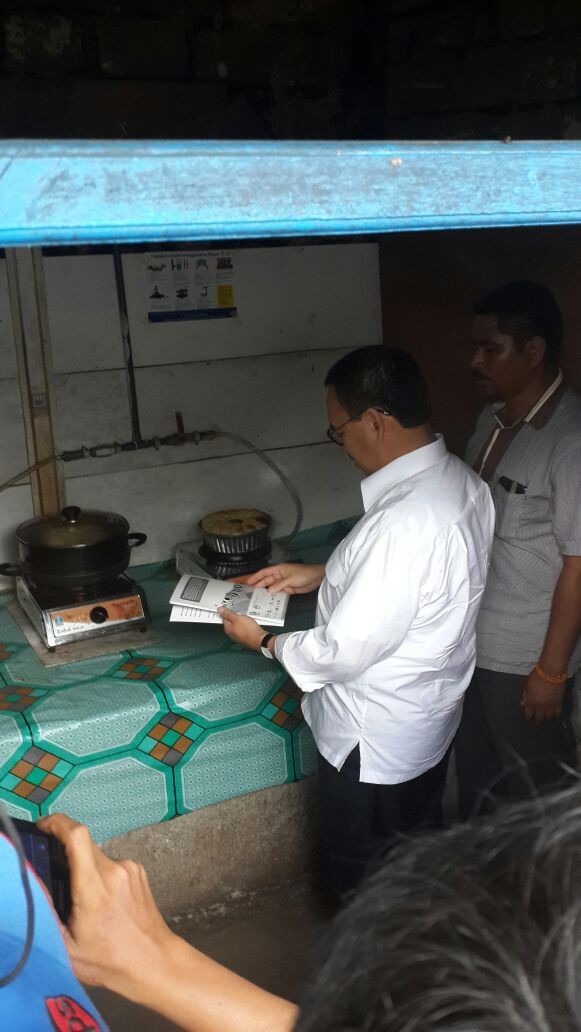 Begini Cara Warga Sumba Manfaatkan Kotoran Hewan Jadi Gas Untuk Masak