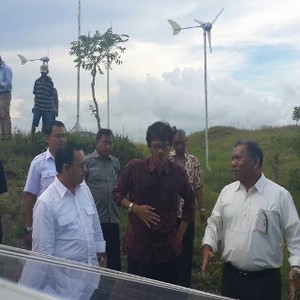 Andalkan Angin, Warga Pelosok Sumba Bisa Nikmati Listrik